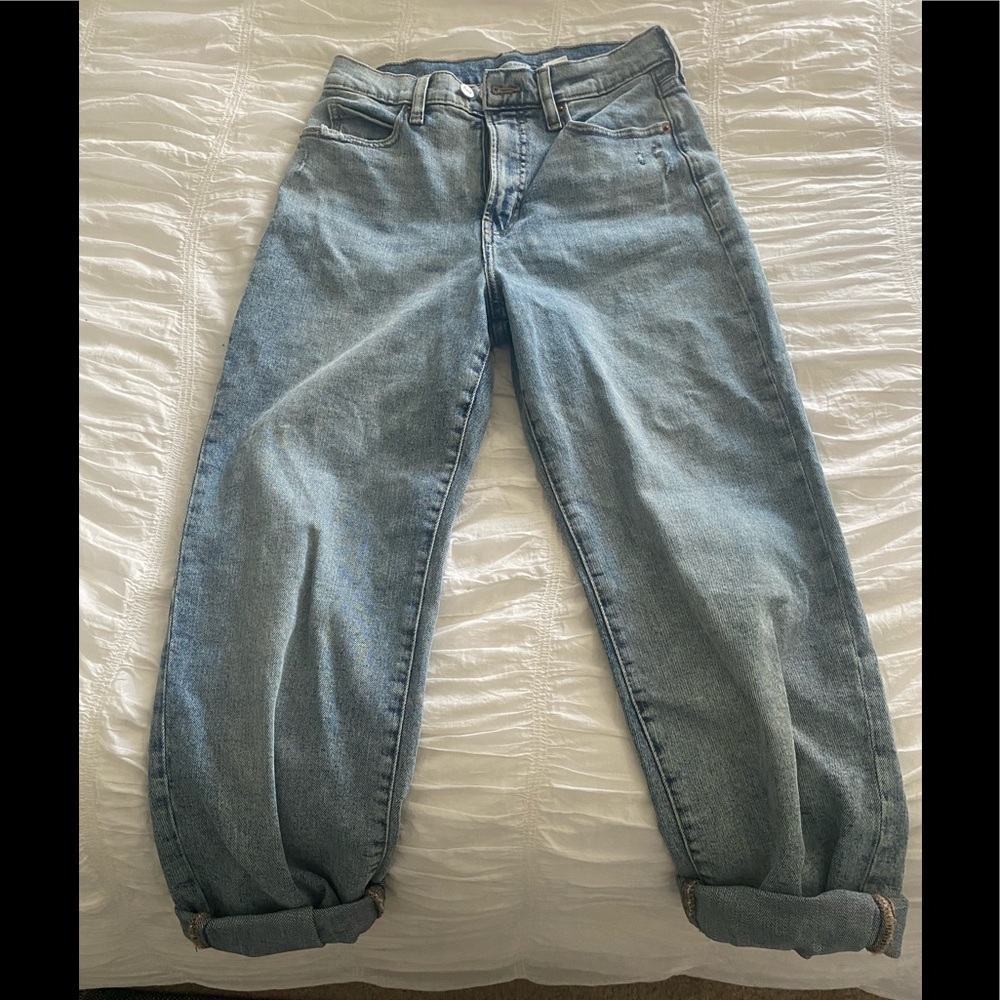 Old Navy Mom Jeans size 4!